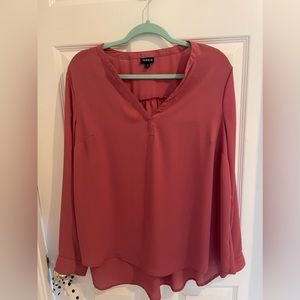 Torrid size 0, long sleeve blouse with button wrist closure